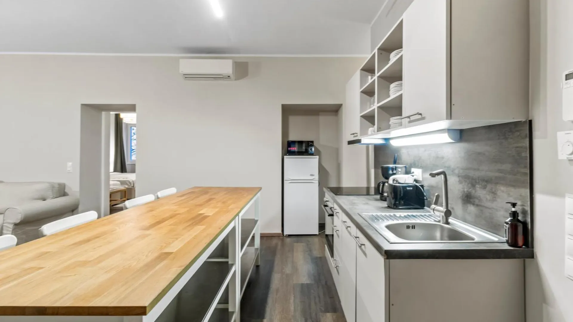 Balkon I Close To S-Bahn I 5 Minutes To Mall Viena 0*,